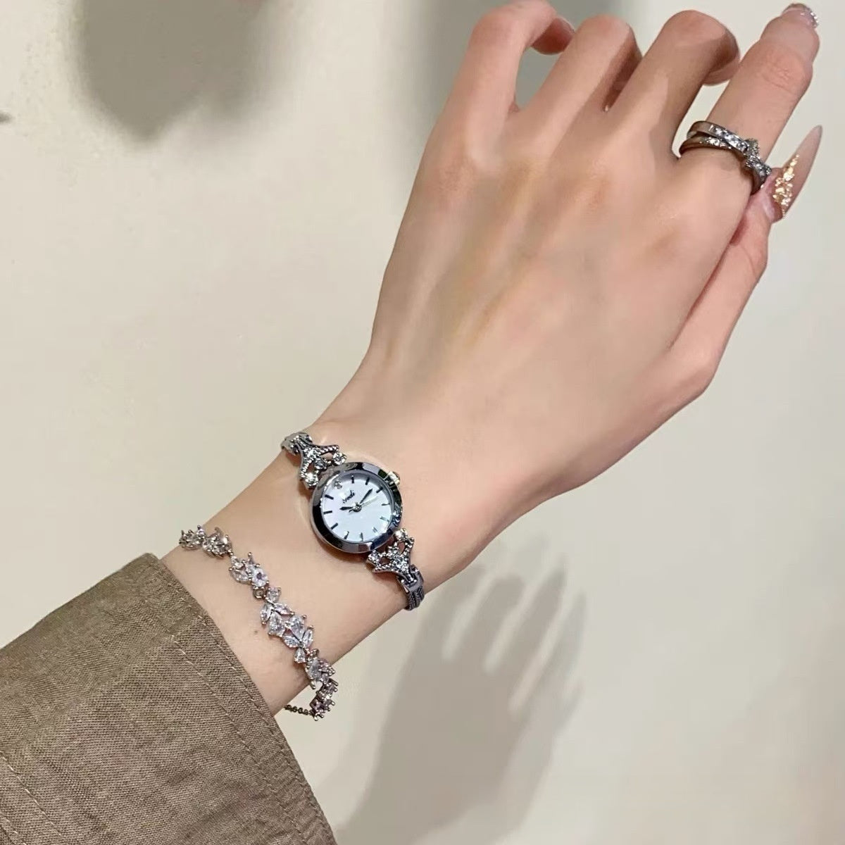 Stylish And Minimalist Alloy Womens Watch